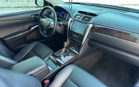 Toyota Camry, 2017 год, 2 450 000 рублей, 13 фотография