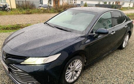 Toyota Camry, 2020 год, 2 700 000 рублей, 2 фотография