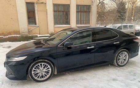 Toyota Camry, 2020 год, 2 700 000 рублей, 3 фотография