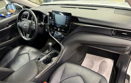 Toyota Camry, 2021 год, 3 030 000 рублей, 12 фотография