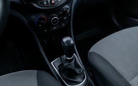 Hyundai Solaris II рестайлинг, 2013 год, 800 000 рублей, 16 фотография