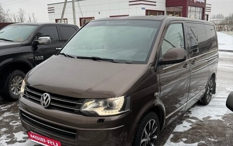Volkswagen Multivan T5, 2012 год, 2 650 000 рублей, 2 фотография