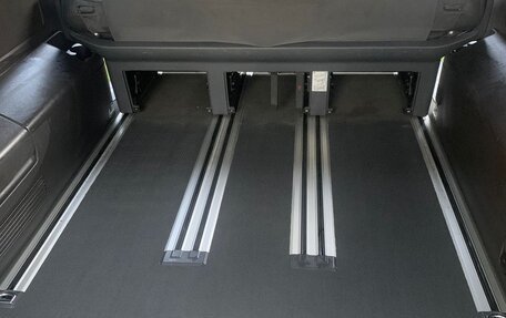 Volkswagen Multivan T5, 2012 год, 2 650 000 рублей, 20 фотография