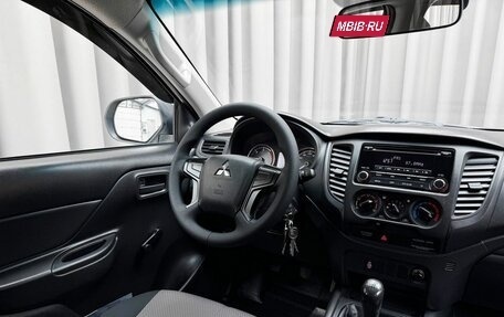 Mitsubishi L200 IV рестайлинг, 2020 год, 2 399 000 рублей, 7 фотография