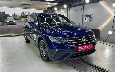 Volkswagen Tiguan II, 2022 год, 2 800 000 рублей, 1 фотография