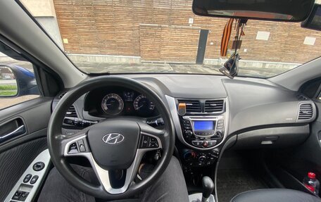 Hyundai Solaris II рестайлинг, 2011 год, 750 000 рублей, 10 фотография