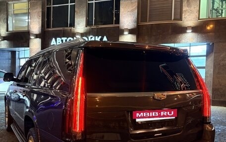 Cadillac Escalade IV, 2016 год, 4 200 000 рублей, 2 фотография