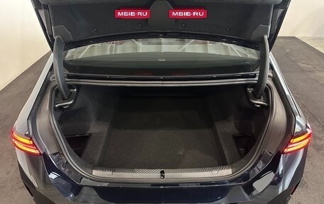 BMW 5 серия, 2025 год, 8 500 000 рублей, 24 фотография