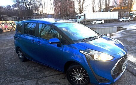 Toyota Sienta II, 2018 год, 1 550 000 рублей, 6 фотография