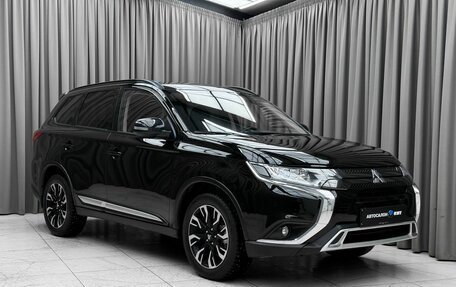 Mitsubishi Outlander III рестайлинг 3, 2022 год, 2 850 000 рублей, 3 фотография