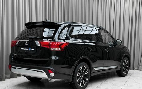 Mitsubishi Outlander III рестайлинг 3, 2022 год, 2 850 000 рублей, 4 фотография