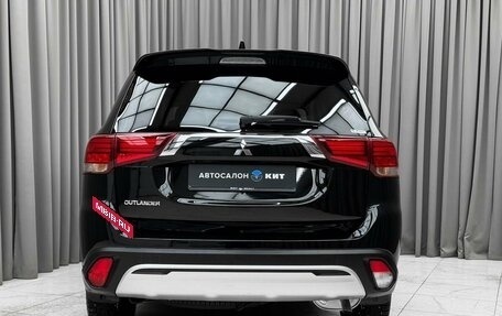 Mitsubishi Outlander III рестайлинг 3, 2022 год, 2 850 000 рублей, 5 фотография