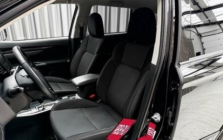 Mitsubishi Outlander III рестайлинг 3, 2022 год, 2 850 000 рублей, 8 фотография