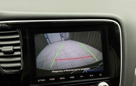 Mitsubishi Outlander III рестайлинг 3, 2022 год, 2 850 000 рублей, 13 фотография