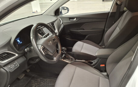 Hyundai Solaris II рестайлинг, 2017 год, 1 349 950 рублей, 20 фотография