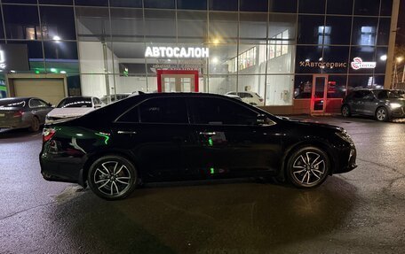 Toyota Camry, 2018 год, 2 350 000 рублей, 7 фотография