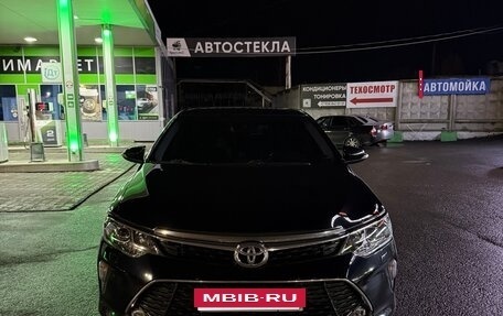 Toyota Camry, 2018 год, 2 350 000 рублей, 10 фотография