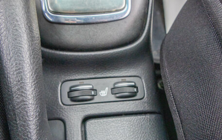 Toyota Avensis III рестайлинг, 2006 год, 879 000 рублей, 21 фотография