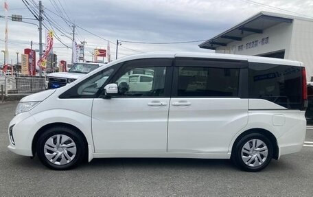 Honda Stepwgn IV, 2017 год, 1 450 000 рублей, 5 фотография