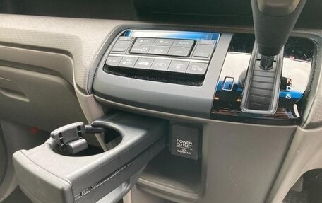 Honda Stepwgn IV, 2017 год, 1 450 000 рублей, 20 фотография