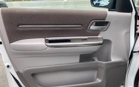 Honda Stepwgn IV, 2017 год, 1 450 000 рублей, 26 фотография