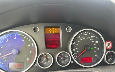 Volkswagen Touareg III, 2005 год, 850 000 рублей, 5 фотография