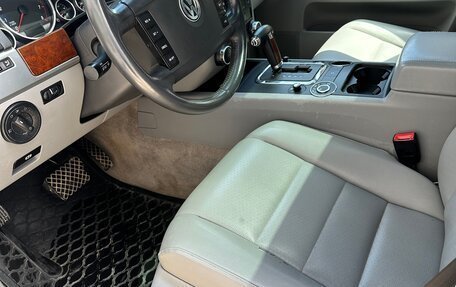 Volkswagen Touareg III, 2005 год, 850 000 рублей, 6 фотография