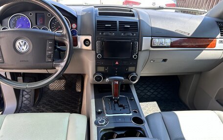 Volkswagen Touareg III, 2005 год, 850 000 рублей, 8 фотография