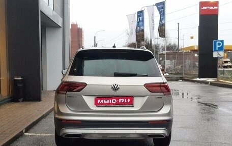 Volkswagen Tiguan II, 2019 год, 2 793 000 рублей, 5 фотография