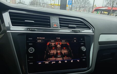 Volkswagen Tiguan II, 2019 год, 2 793 000 рублей, 19 фотография