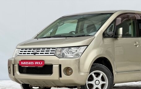 Mitsubishi Delica D:5 I, 2008 год, 1 260 000 рублей, 3 фотография