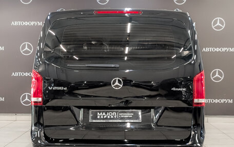 Mercedes-Benz V-Класс, 2017 год, 4 365 000 рублей, 6 фотография