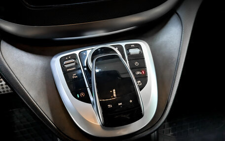 Mercedes-Benz V-Класс, 2017 год, 4 365 000 рублей, 27 фотография