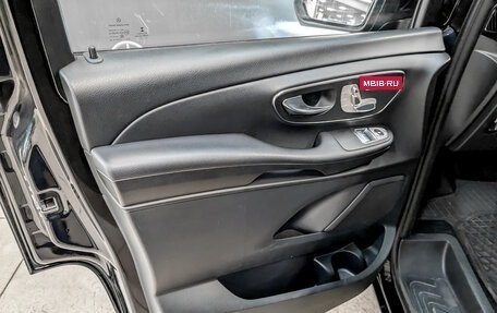 Mercedes-Benz V-Класс, 2017 год, 4 365 000 рублей, 20 фотография