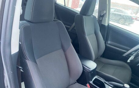 Toyota RAV4, 2015 год, 1 985 000 рублей, 17 фотография