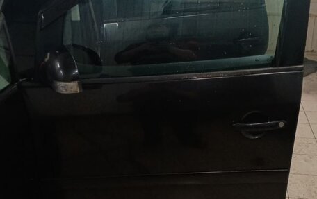 Volkswagen Touran III, 2004 год, 400 000 рублей, 2 фотография