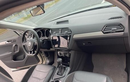 Volkswagen Tiguan II, 2021 год, 2 425 000 рублей, 12 фотография