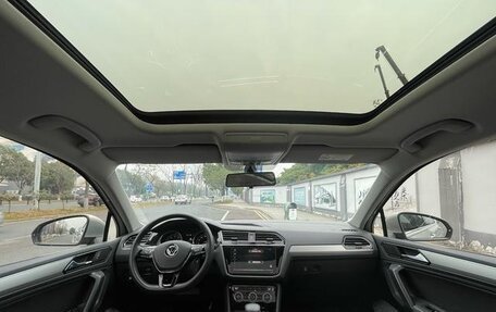 Volkswagen Tiguan II, 2021 год, 2 425 000 рублей, 16 фотография