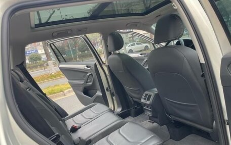 Volkswagen Tiguan II, 2021 год, 2 425 000 рублей, 17 фотография