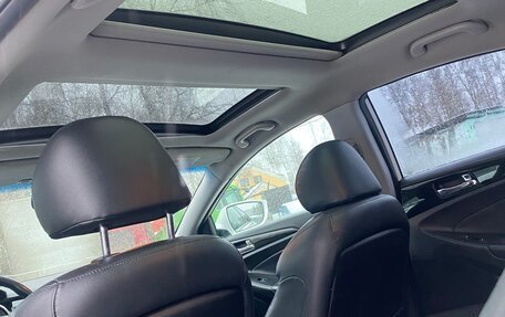 Hyundai Sonata VI, 2011 год, 888 000 рублей, 10 фотография