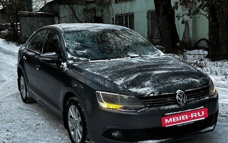 Volkswagen Jetta VI, 2011 год, 800 000 рублей, 3 фотография