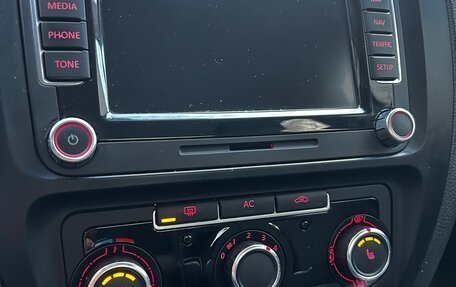 Volkswagen Jetta VI, 2011 год, 800 000 рублей, 9 фотография