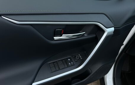 Toyota RAV4, 2025 год, 4 350 000 рублей, 6 фотография