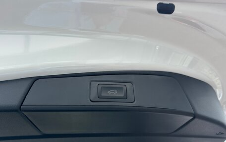 Toyota RAV4, 2025 год, 4 350 000 рублей, 24 фотография