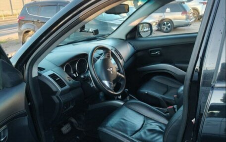 Mitsubishi Outlander III рестайлинг 3, 2011 год, 1 050 000 рублей, 5 фотография