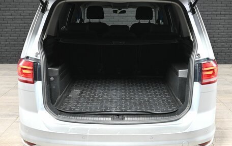 Volkswagen Touran III, 2019 год, 2 160 000 рублей, 6 фотография