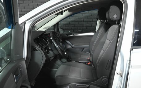 Volkswagen Touran III, 2019 год, 2 160 000 рублей, 10 фотография