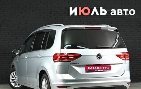 Volkswagen Touran III, 2019 год, 2 160 000 рублей, 4 фотография