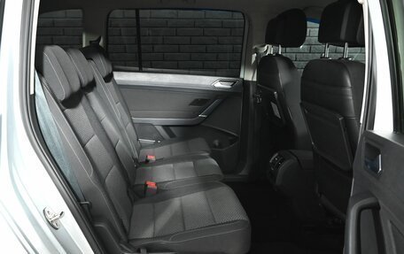 Volkswagen Touran III, 2019 год, 2 160 000 рублей, 17 фотография