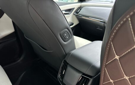 Toyota Crown, 2018 год, 3 200 000 рублей, 23 фотография